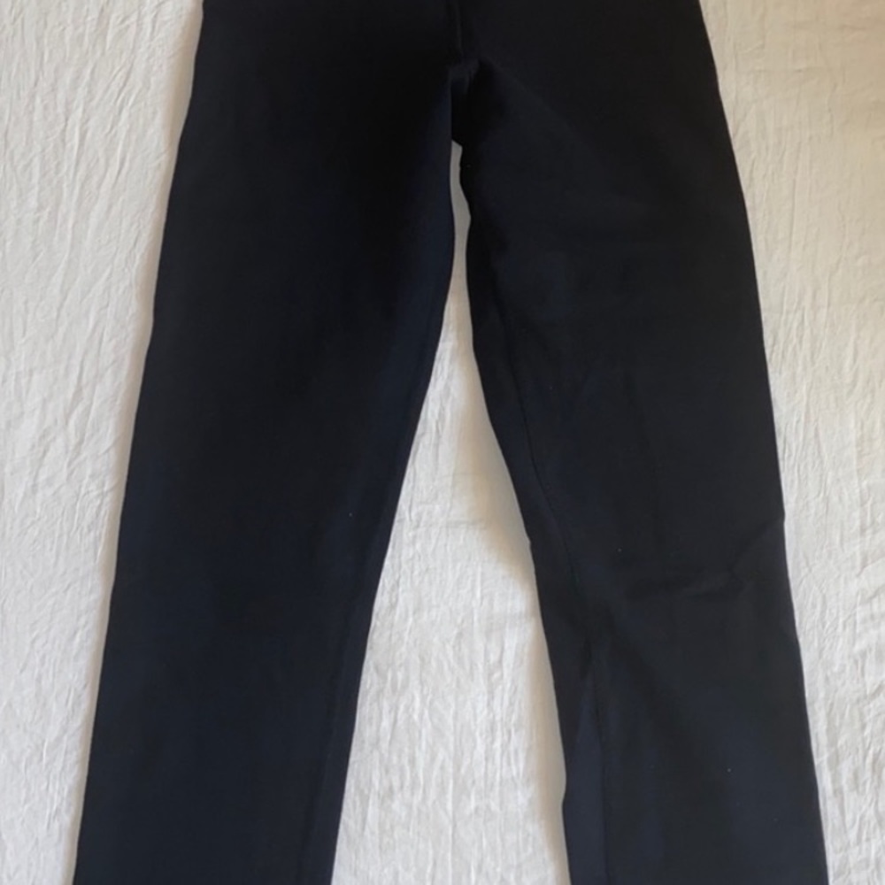 Lululemon - Picture 3 of 5